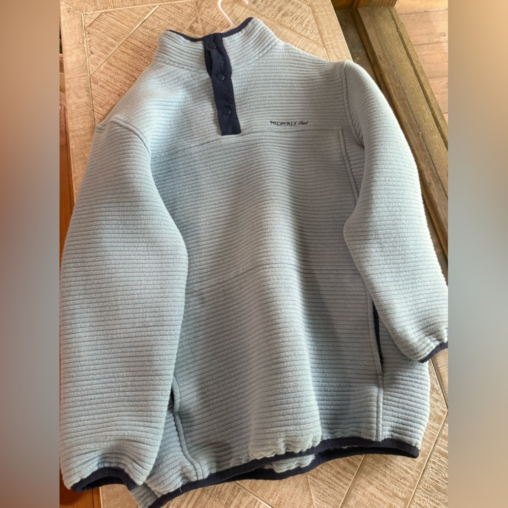 Properly tied boys youth large pullover